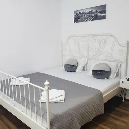Apartment Studio Ris Harmanului Centrul Nou Brasov